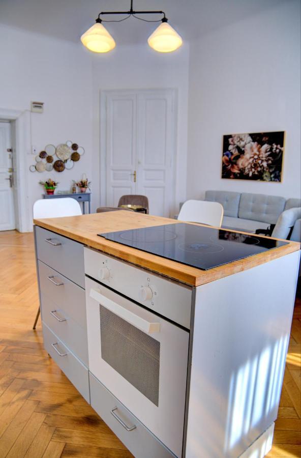 Apartament 2 camere, ultracentral, Calea Victoriei Bucureşti Exterior foto